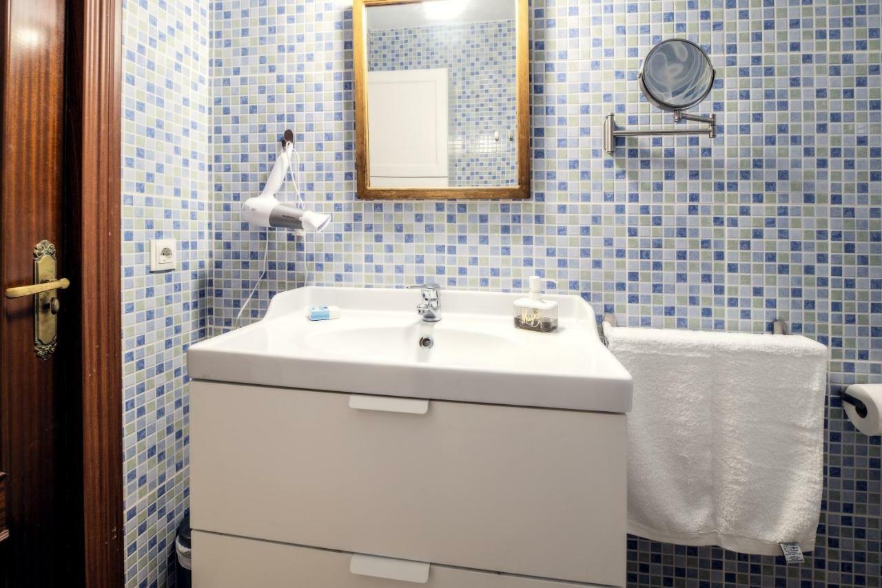 Apartamento Torre Del Carmen Málaga Exterior foto